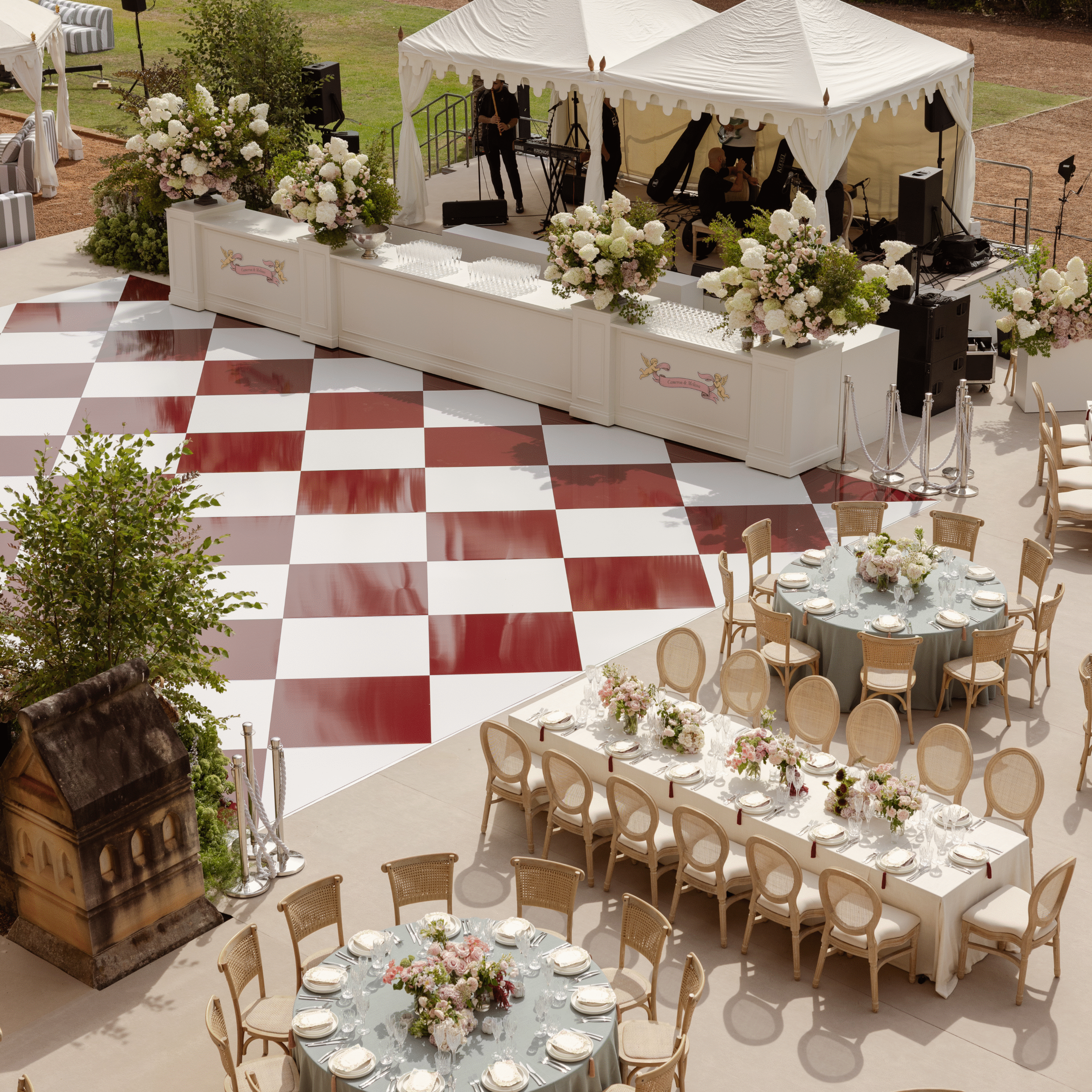 1Grand-French-Pillar-Bar9.2m